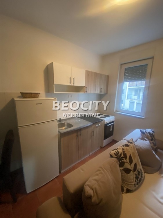 Dvosoban stan, 30 m2, Bulevar Evrope, Bulevar Evrope ID: 115220 2