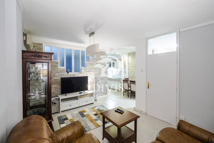 Prodajemo dvoiposoban stan  55m2  Blok 21  Bulevar Zorana Đinđića 3