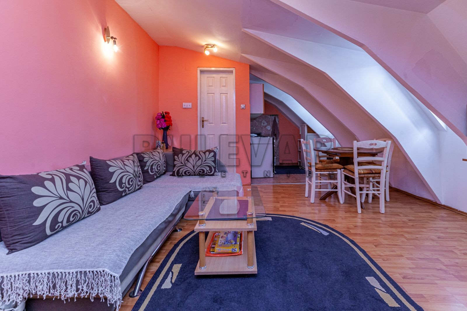 Jednosoban stan, 33 m2, Centar, Trg kralja Aleksandra Ujedinitelja ID: i-05911 2