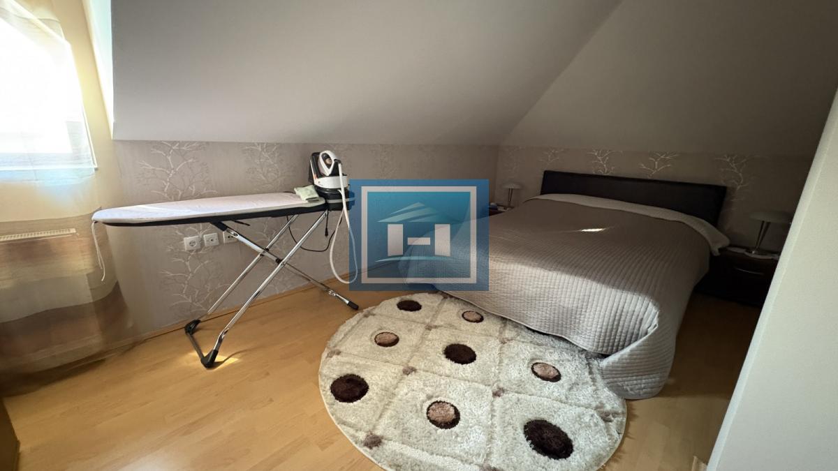 Kompletno namešten porodični stan 12