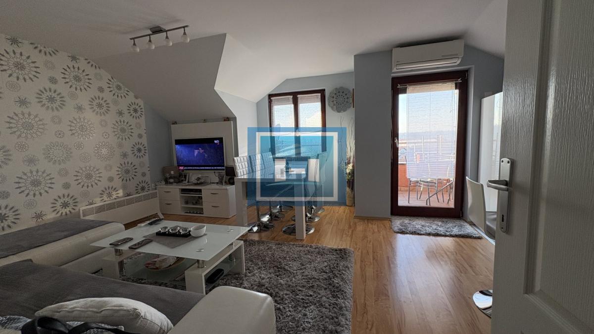 Kompletno namešten porodični stan 2