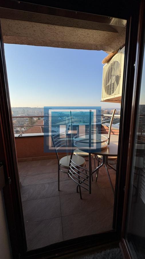 Kompletno namešten porodični stan 5