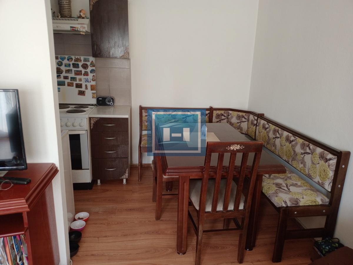 Prostrana porodična kuća u širem centru Ćuprije 9