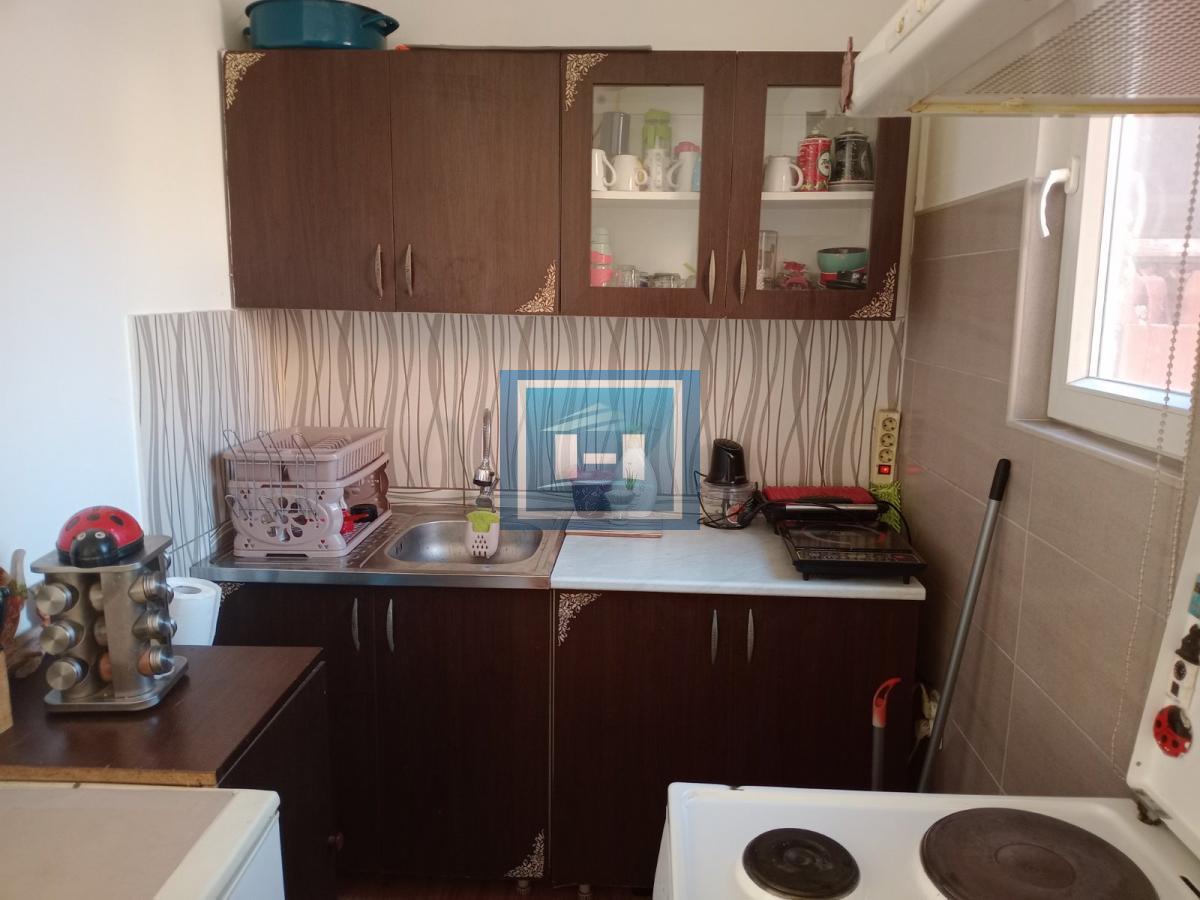 Prostrana porodična kuća u širem centru Ćuprije 14