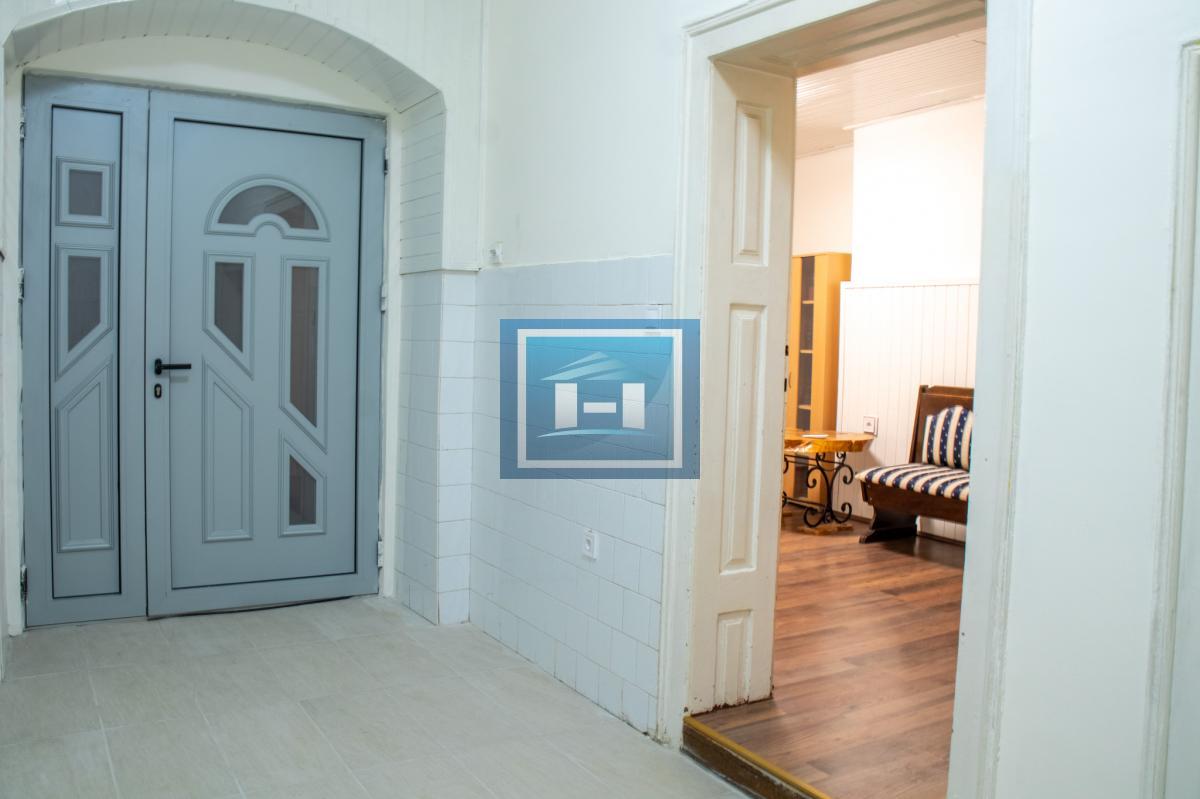 stambeno poslovni objekat u glavnoj ulici u Jagodini 12