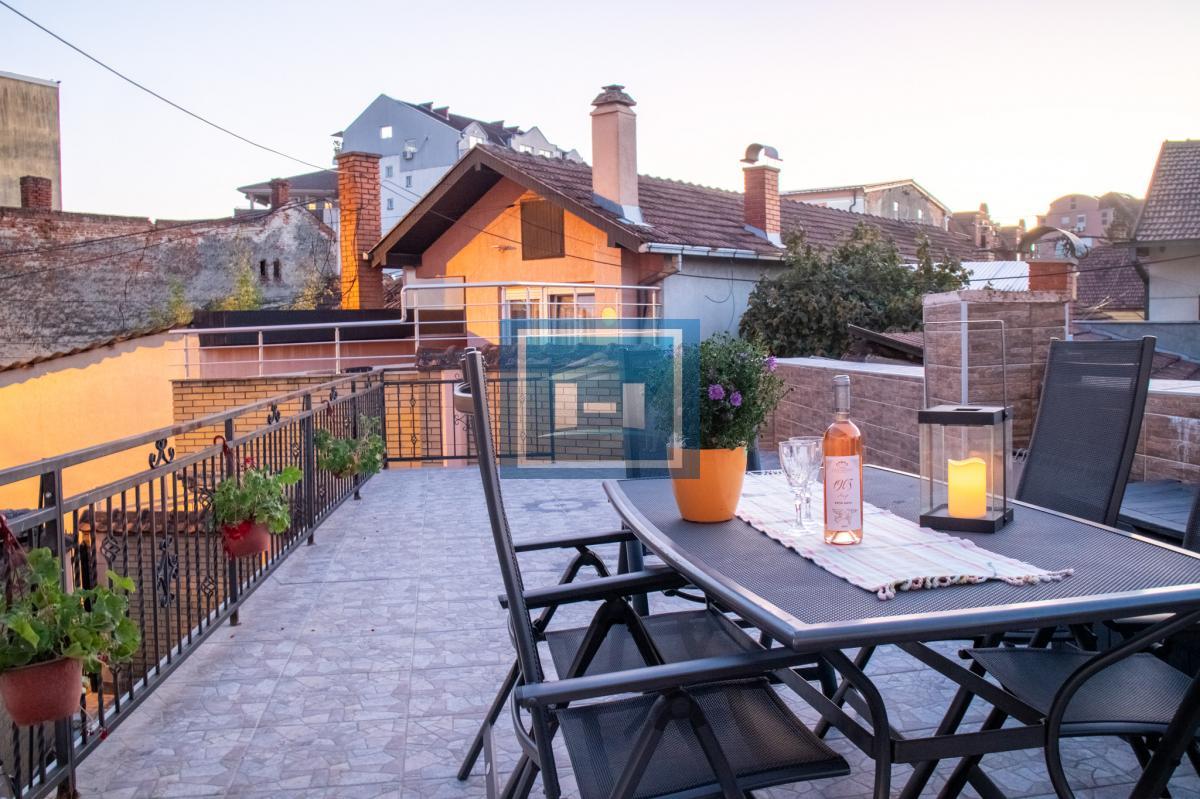 stambeno poslovni objekat u glavnoj ulici u Jagodini 4