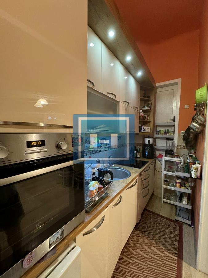 stambeno poslovni objekat u glavnoj ulici u Jagodini 8