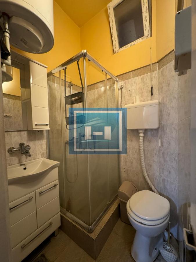 stambeno poslovni objekat u glavnoj ulici u Jagodini 16