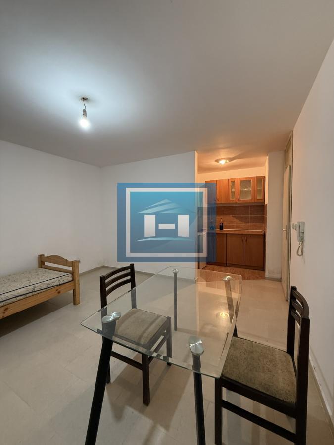 Izdaje se stan u prizemlju u Jagodini 6