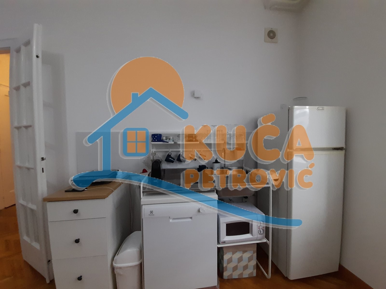Jednosoban stan, 50 m2, Centar, Strahinjića Bana ID: i-013079 7