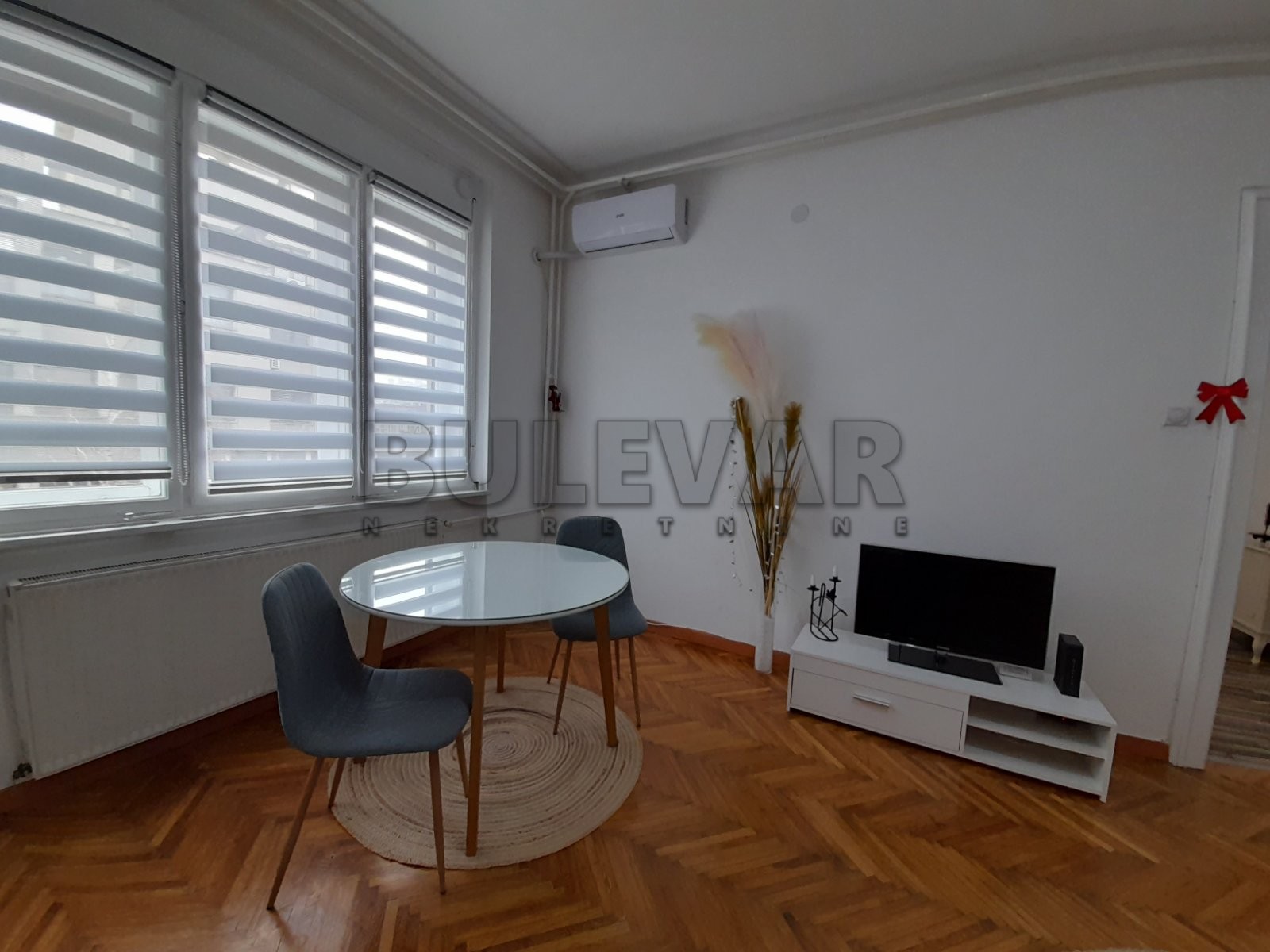 Jednosoban stan, 50 m2, Centar, Strahinjića Bana ID: i-013079 5