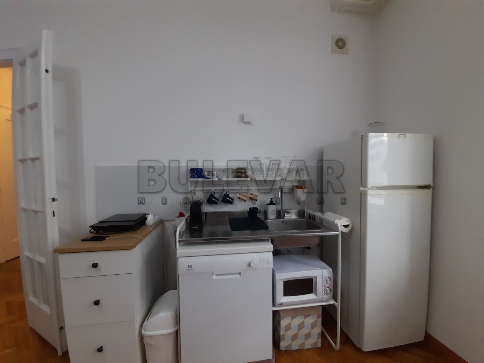 Jednosoban stan, 50 m2, Centar, Strahinjića Bana ID: i-013079 7