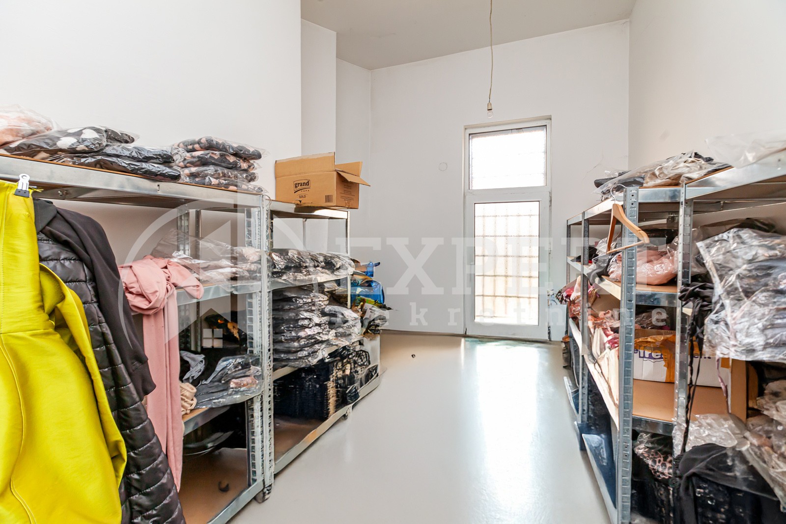 Lokal, 30 m2, Medijana, Obilićev venac ID: p-013106 4