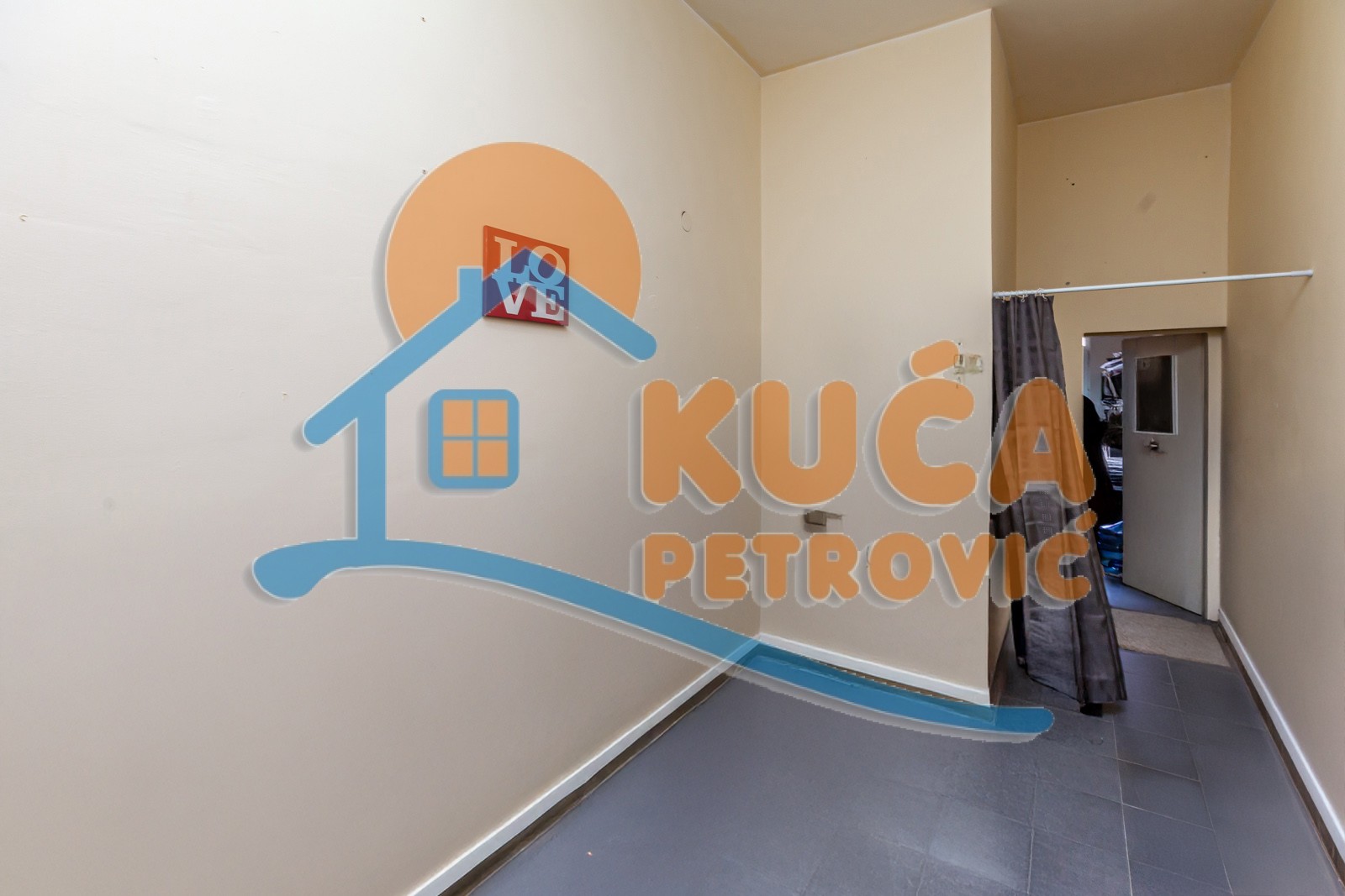 Lokal, 30 m2, Medijana, Obilićev venac ID: p-013106 2