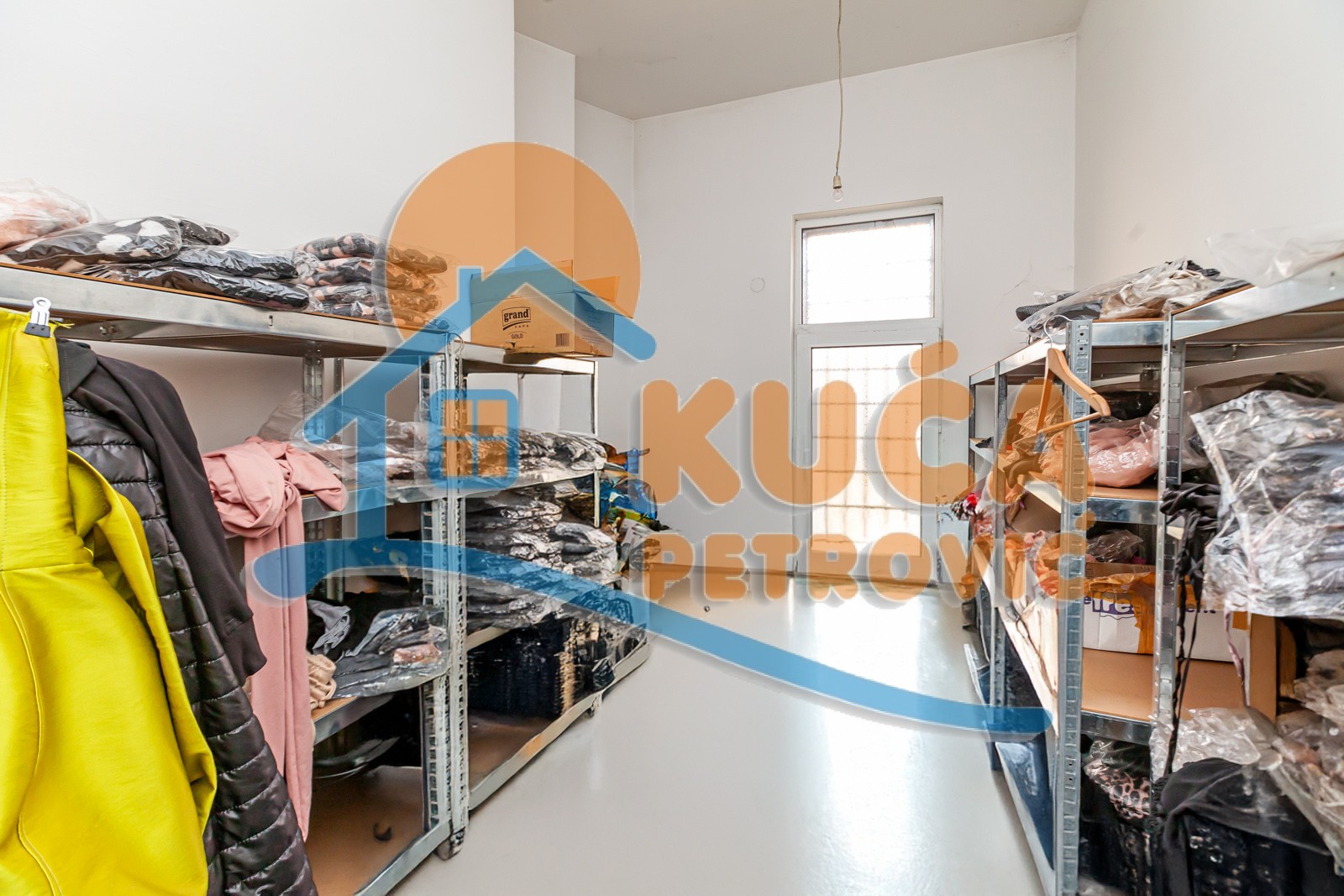 Lokal, 30 m2, Medijana, Obilićev venac ID: p-013106 4