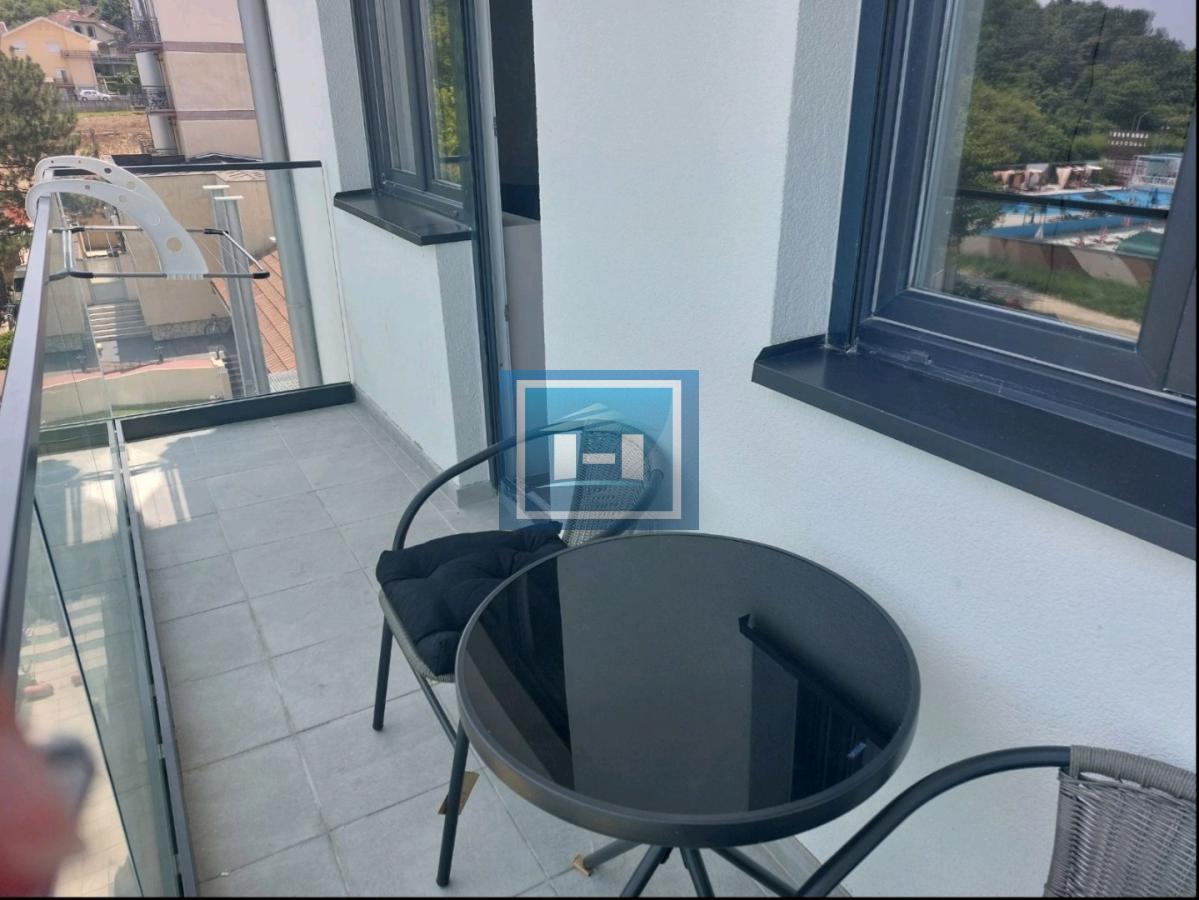 Nov, namešten stan na korak od Aqua parka 11