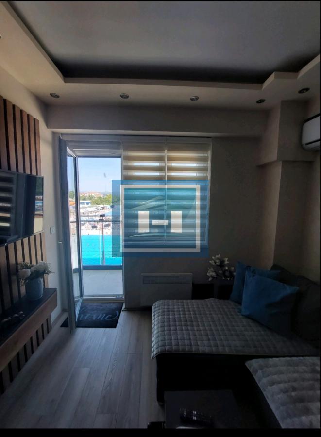 Nov, namešten stan na korak od Aqua parka 6