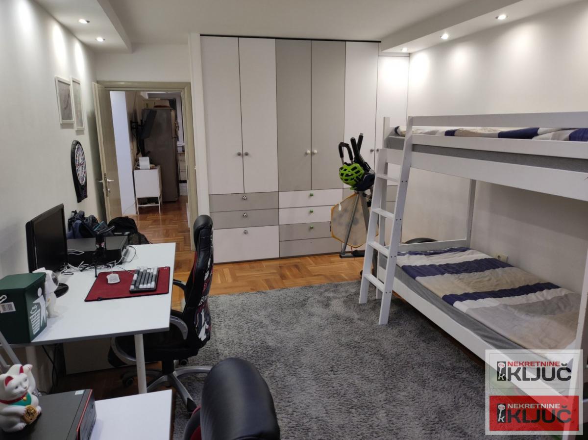 GRBAVICA, 75m2 korisno 85m2, Četvorosoban, Renoviran, Namešten 16