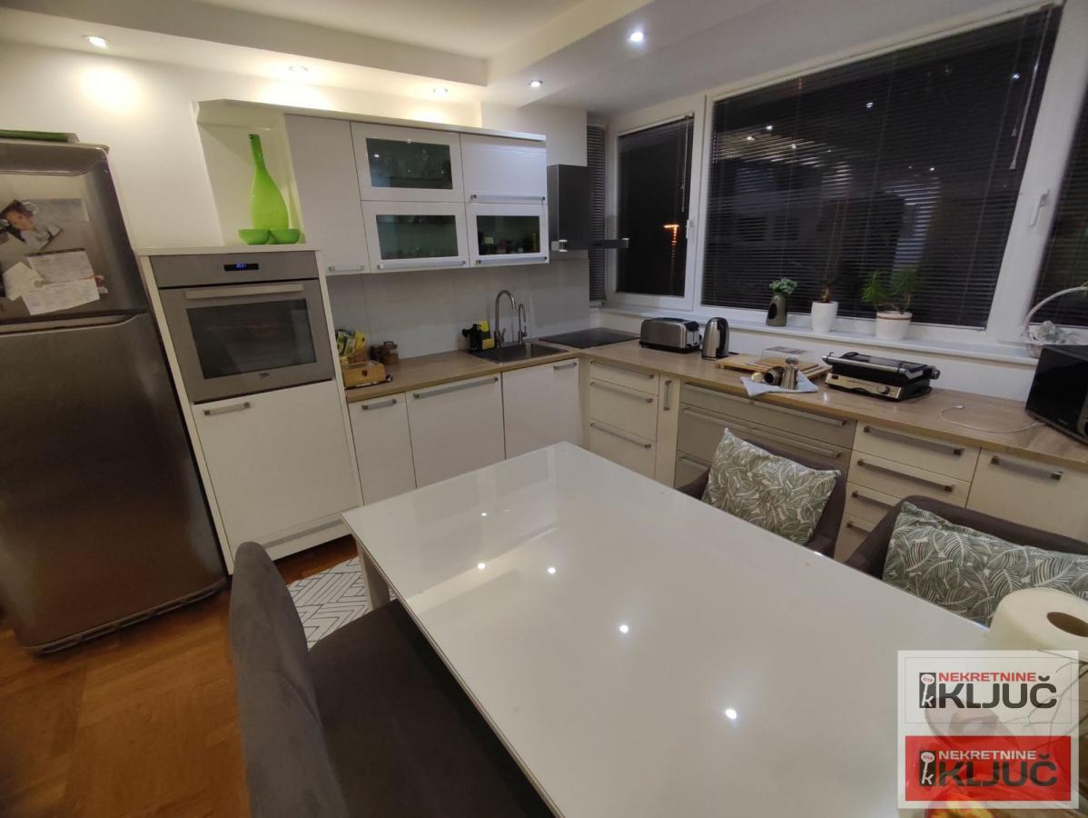 GRBAVICA, 75m2 korisno 85m2, Četvorosoban, Renoviran, Namešten 17