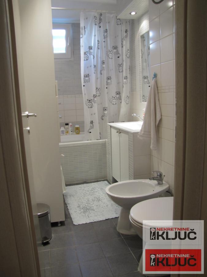 GRBAVICA, 75m2 korisno 85m2, Četvorosoban, Renoviran, Namešten 20