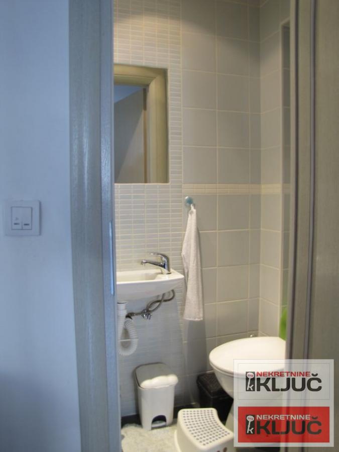 GRBAVICA, 75m2 korisno 85m2, Četvorosoban, Renoviran, Namešten 21