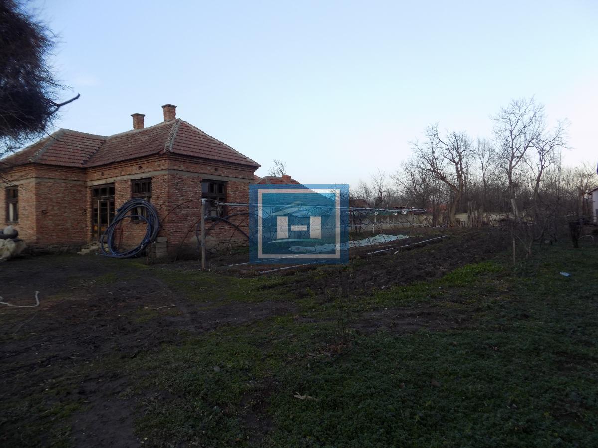 Stariji objekat u Donjem Katunu 11