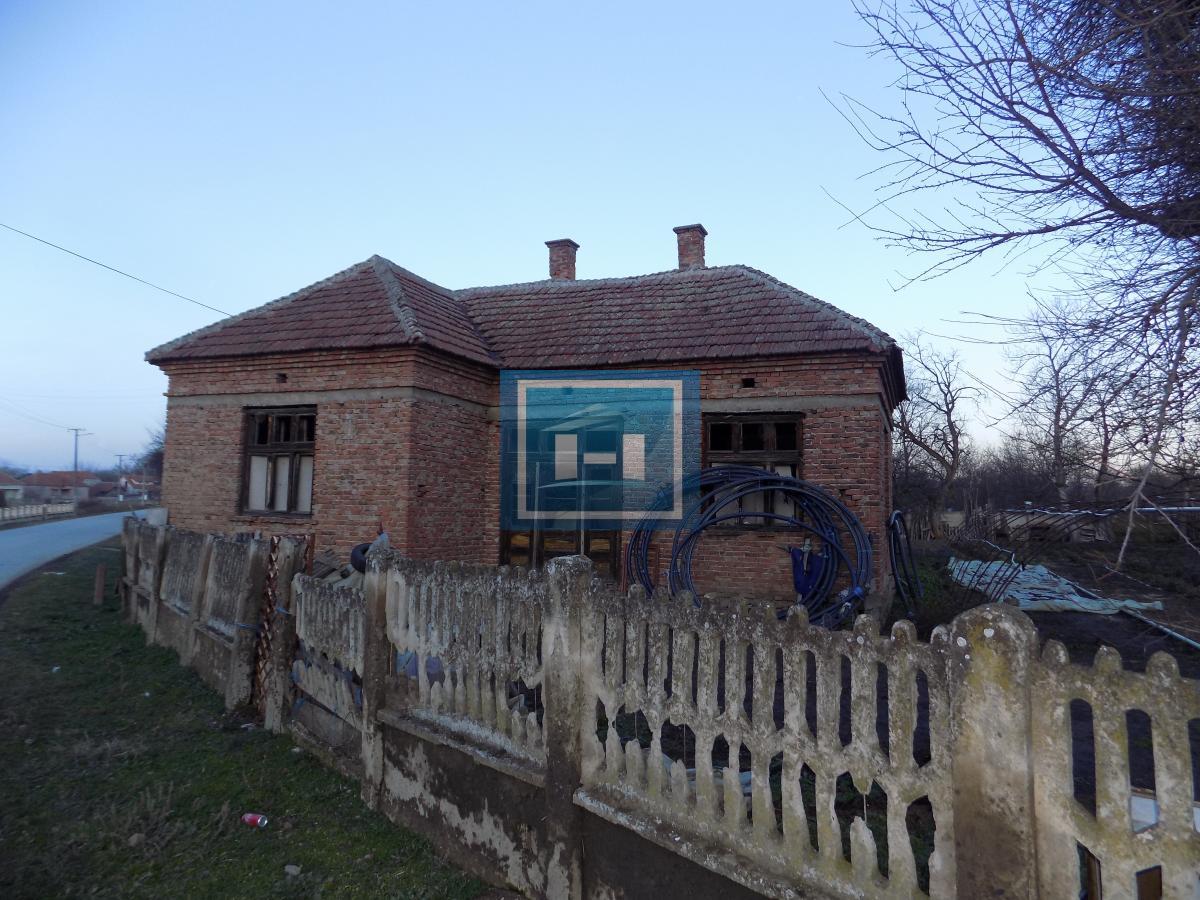 Stariji objekat u Donjem Katunu 8