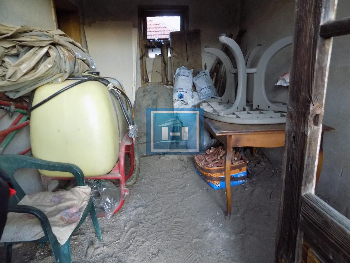 Stariji objekat u Donjem Katunu 17