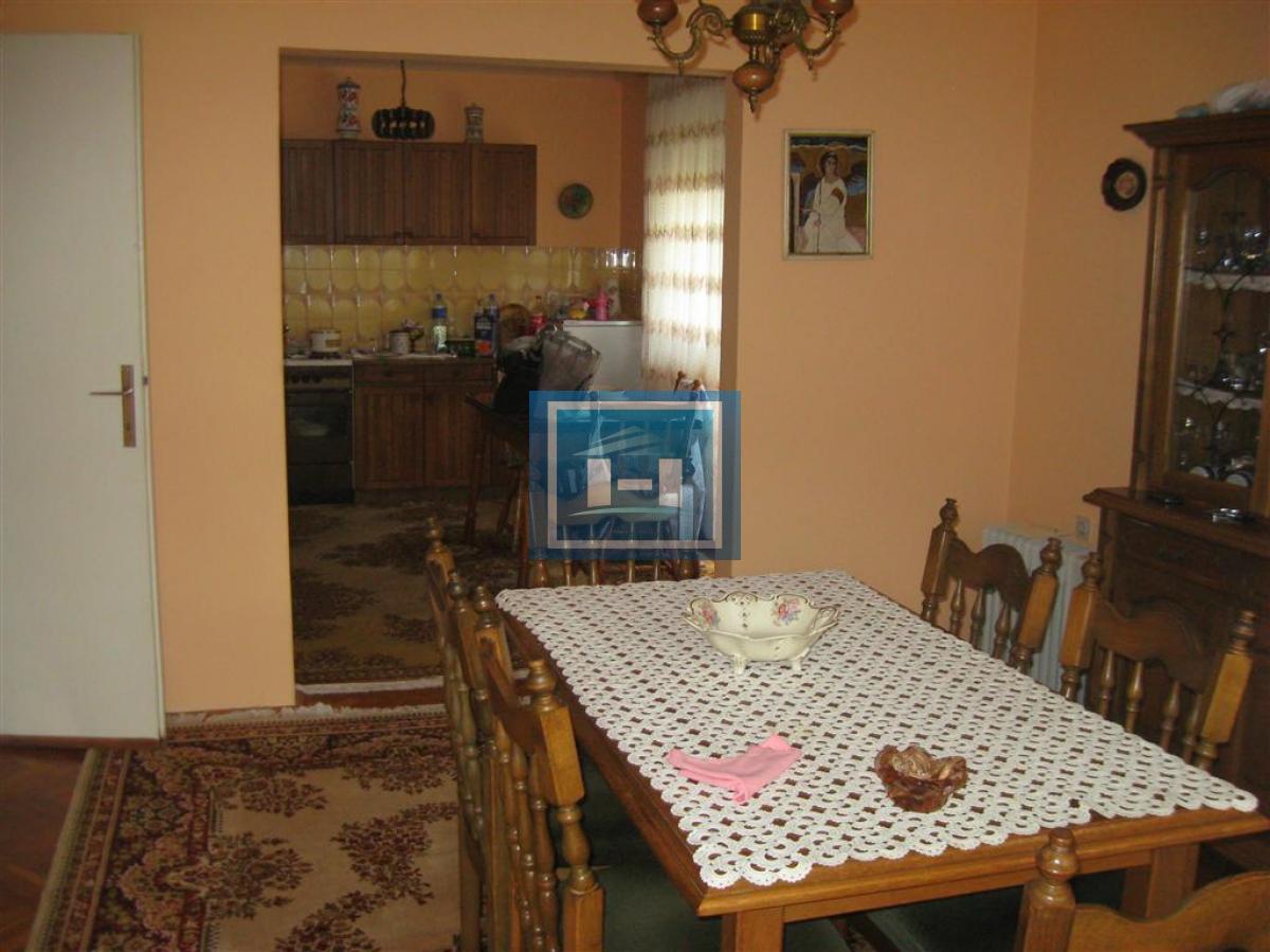 Prodaje se porodična kuća u Vrnjačkoj Banji kod Akva parka 10