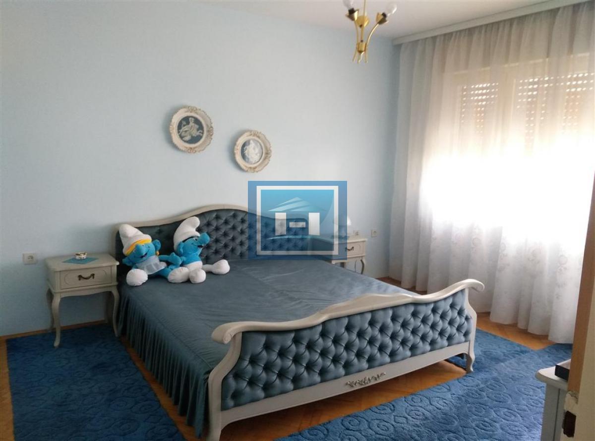 Prodaje se porodična kuća u Vrnjačkoj Banji kod Akva parka 13