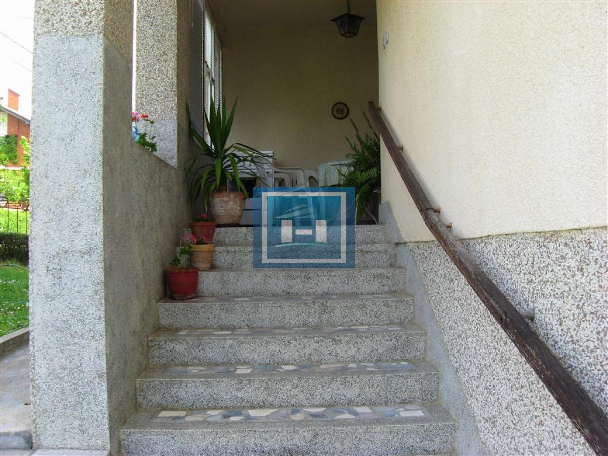 Prodaje se porodična kuća u Vrnjačkoj Banji kod Akva parka 5