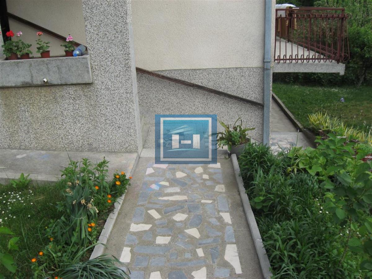 Prodaje se porodična kuća u Vrnjačkoj Banji kod Akva parka 4