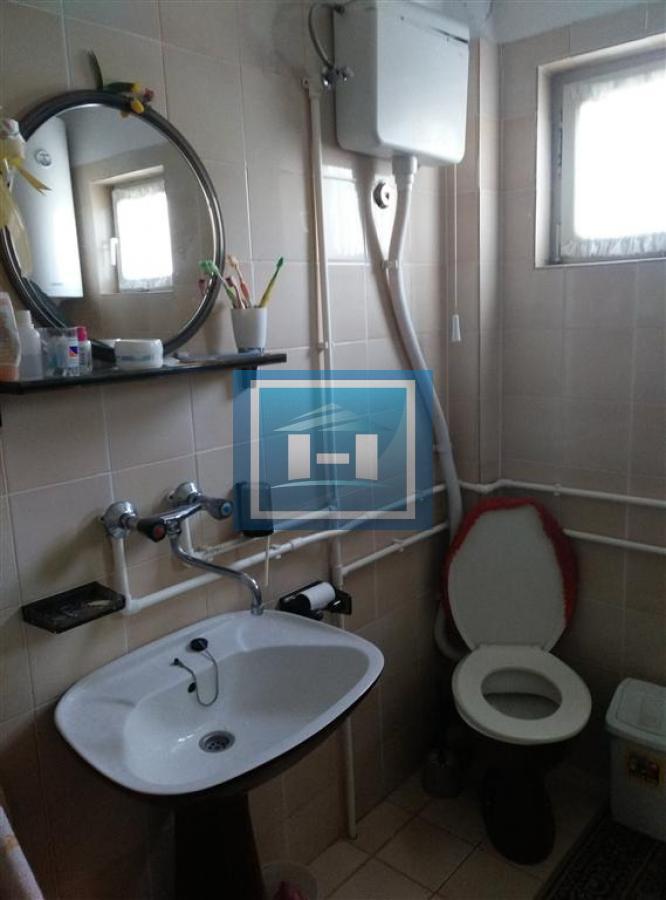 Prodaje se porodična kuća u Vrnjačkoj Banji kod Akva parka 16