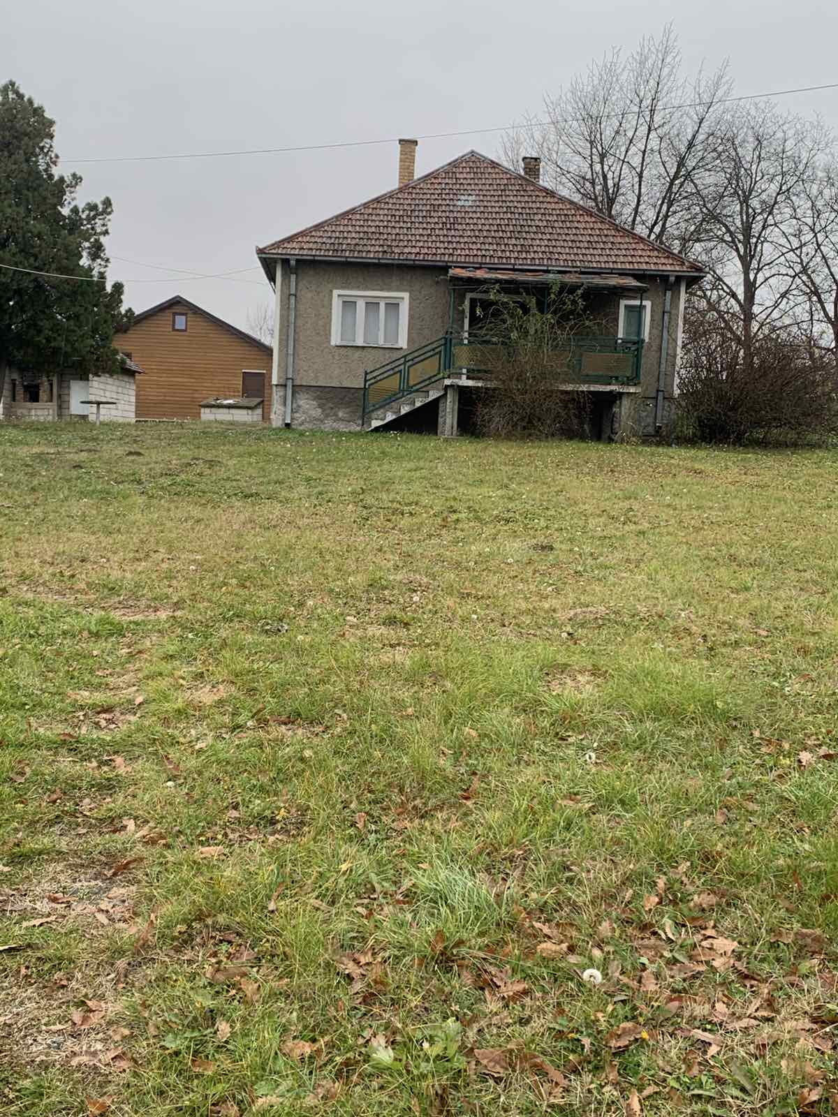 Prodajem dve kuce u Vrbnovu Lazarevac 2