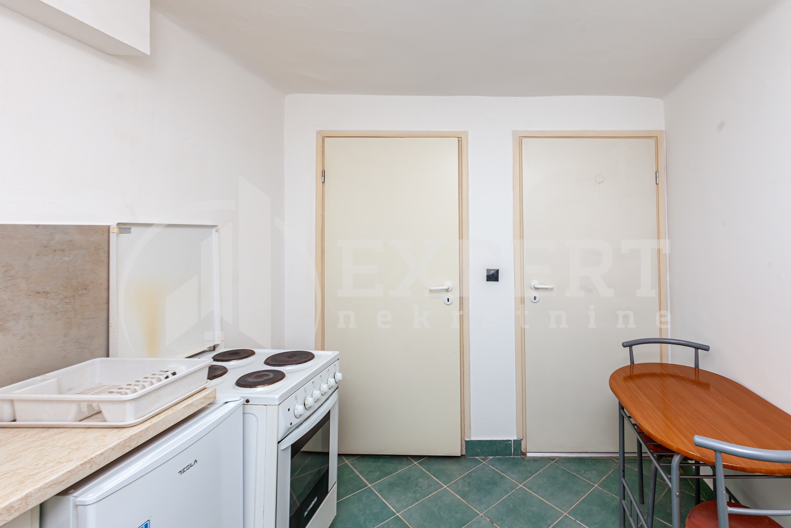 Dvosoban stan, 38 m2, Centar, Katićeva ID: p-013135 4