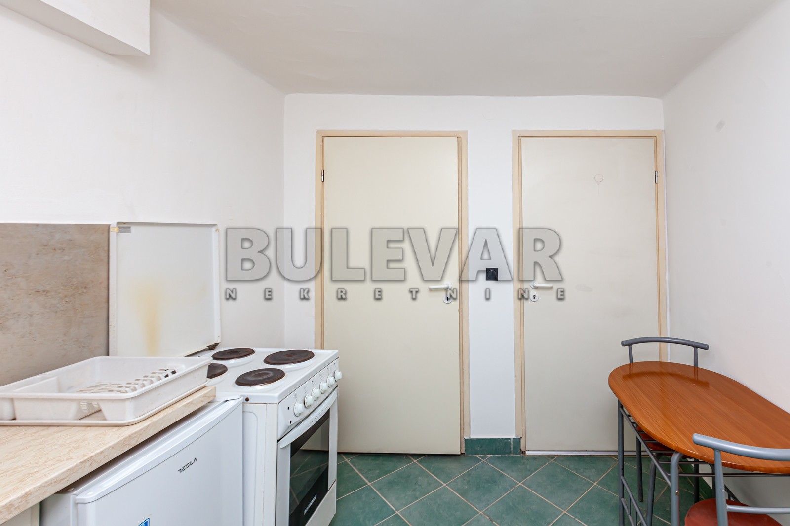 Dvosoban stan, 38 m2, Centar, Katićeva ID: p-013135 4