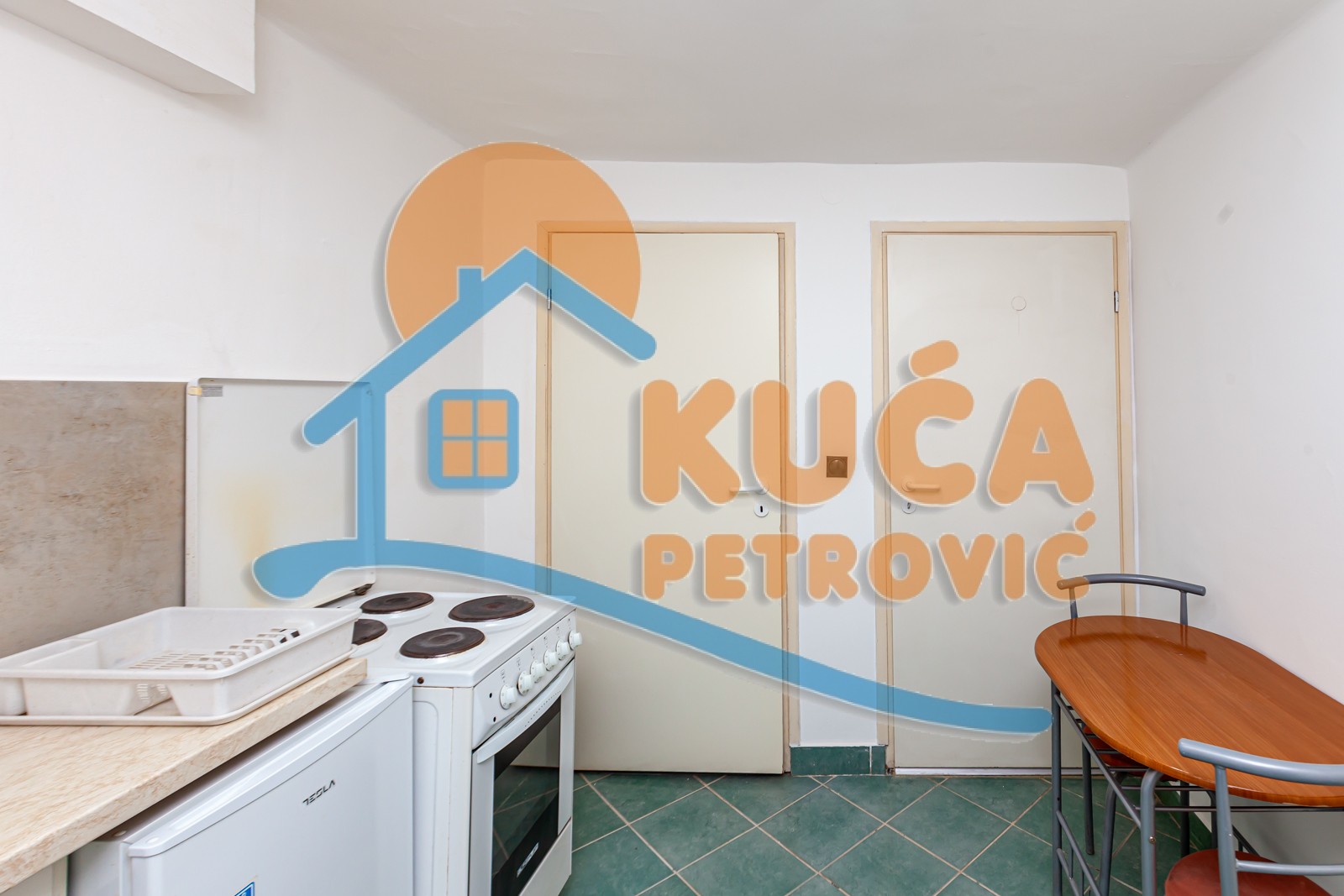 Dvosoban stan, 38 m2, Centar, Katićeva ID: p-013135 4