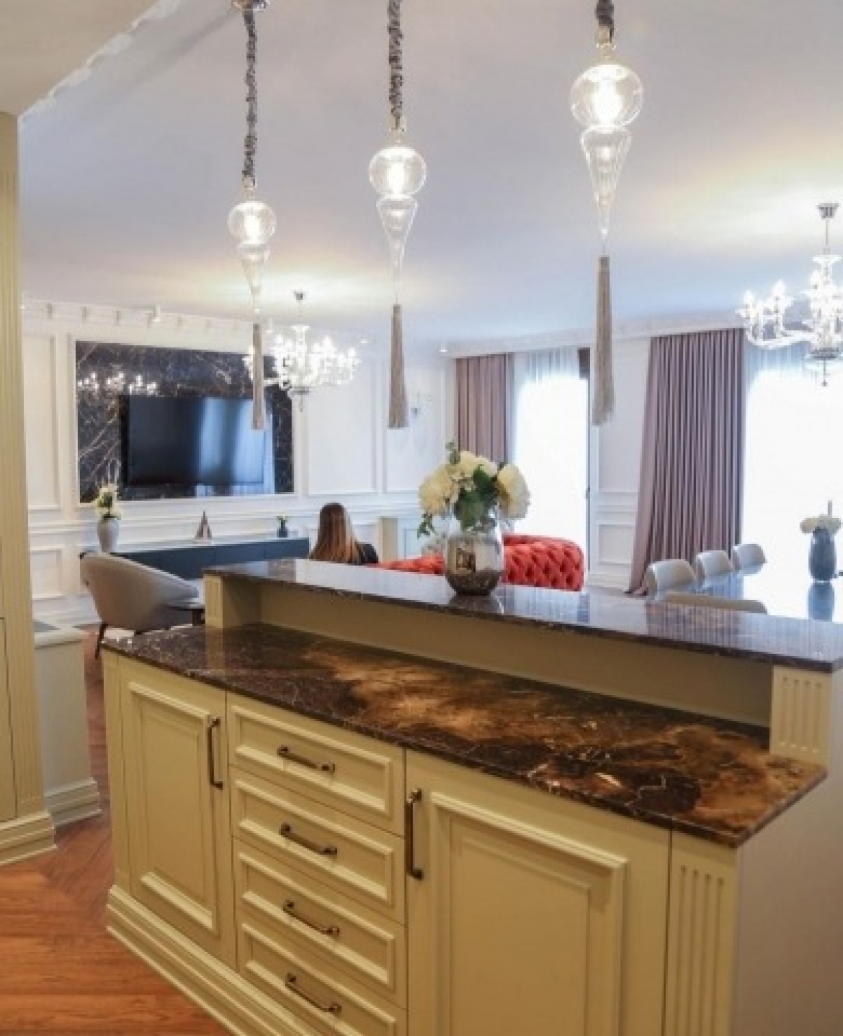 Izdavanje Cetvorosoban lux stan Vracar  garaza 4