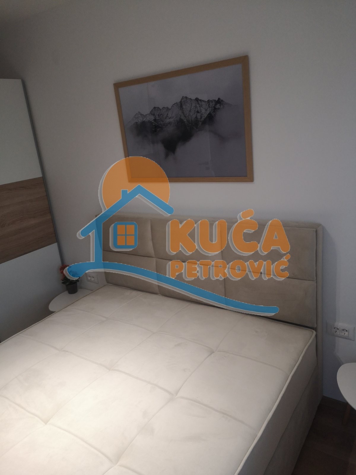 Dvosoban stan, 55 m2, Dom zdravlja, Pantelejska ID: i-013146 11