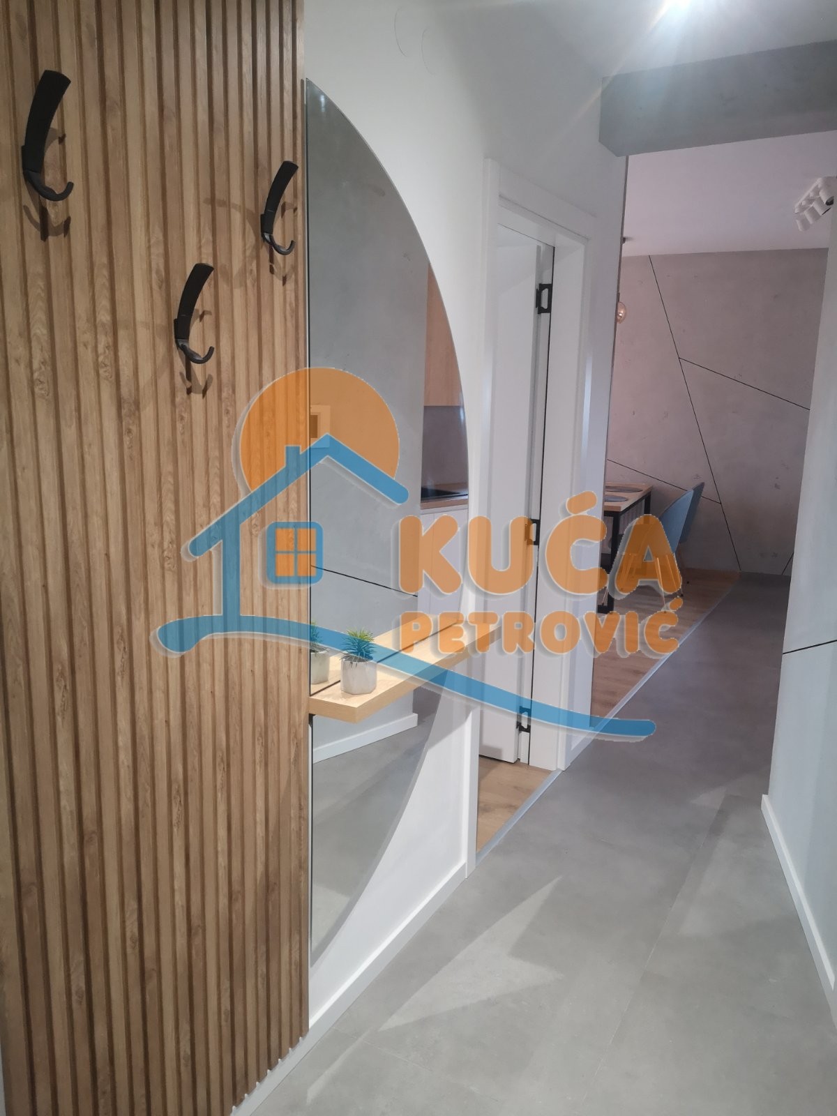 Dvosoban stan, 55 m2, Dom zdravlja, Pantelejska ID: i-013146 9