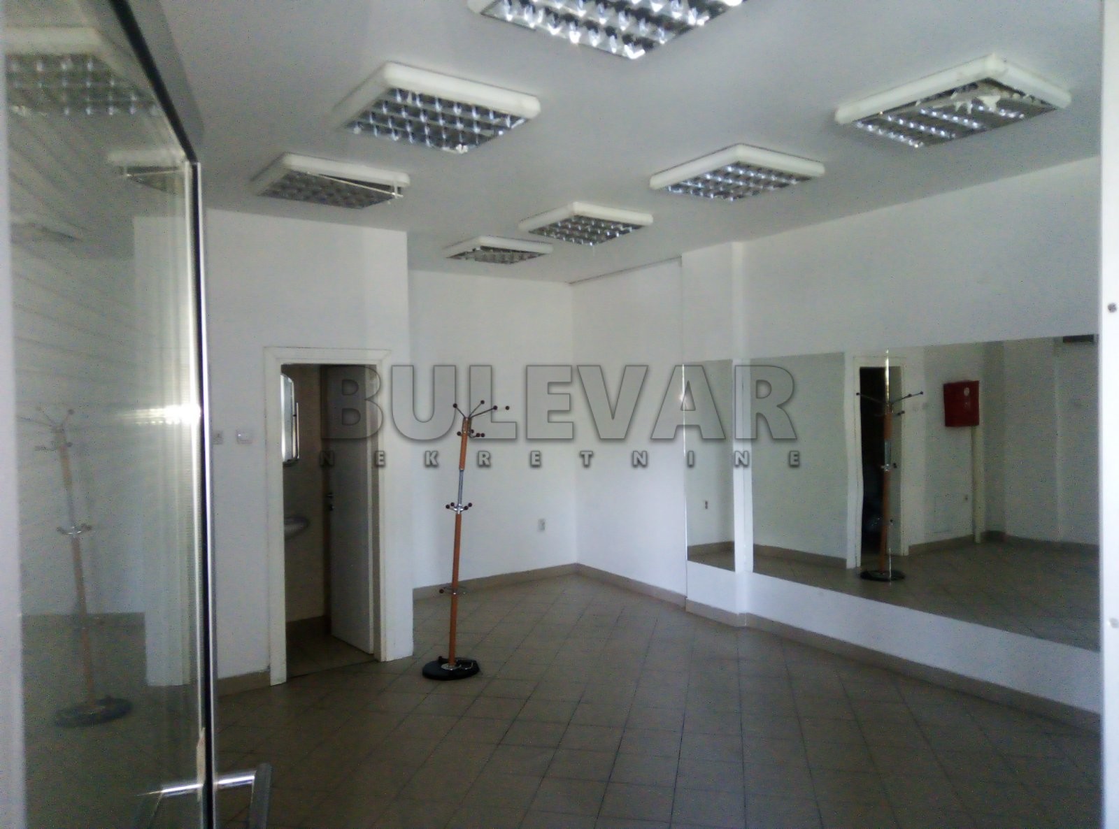 Lokal, 29 m2, Medijana, Topličina ID: p-013150 1