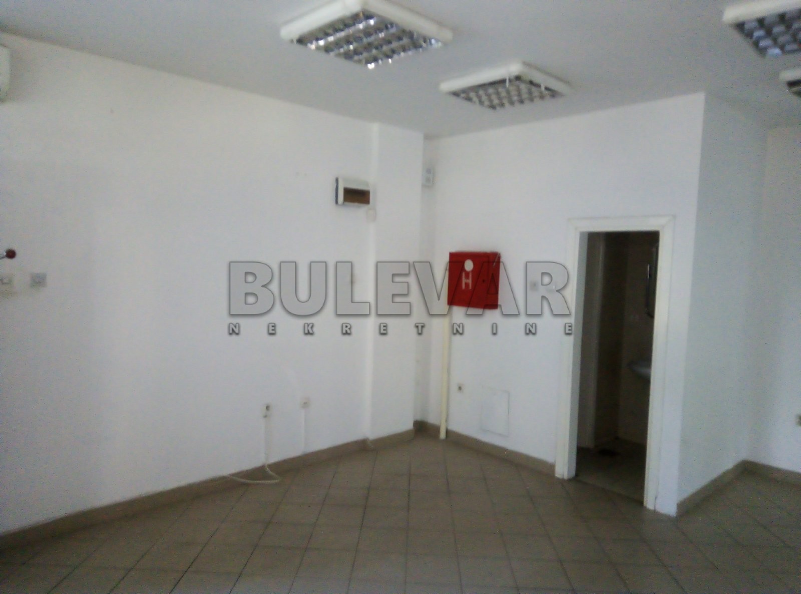 Lokal, 29 m2, Medijana, Topličina ID: p-013150 2