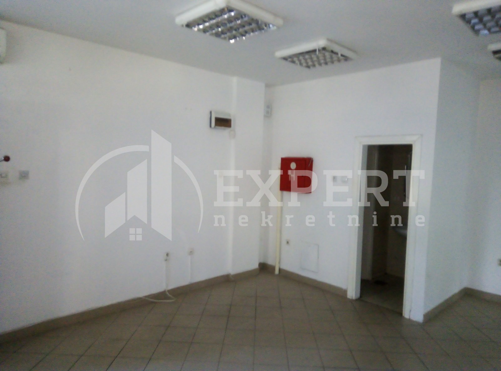 Lokal, 29 m2, Medijana, Topličina ID: p-013150 2