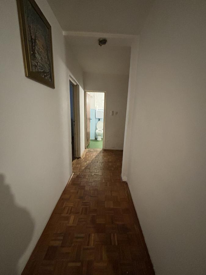 Stan u mirnom delu grada-izuzetno povoljan 10