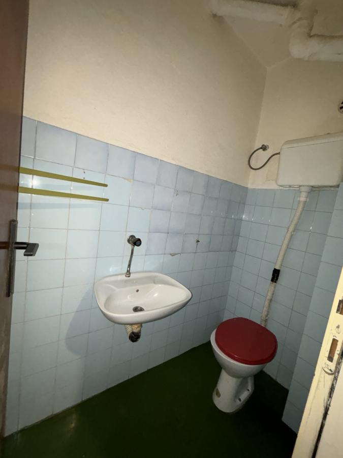 Stan u mirnom delu grada-izuzetno povoljan 6