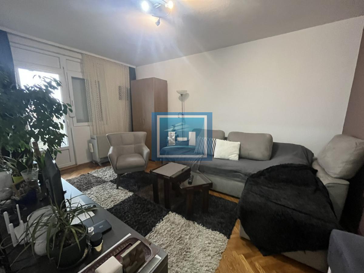 Kompletno renoviran stan u centru Jagodine 2