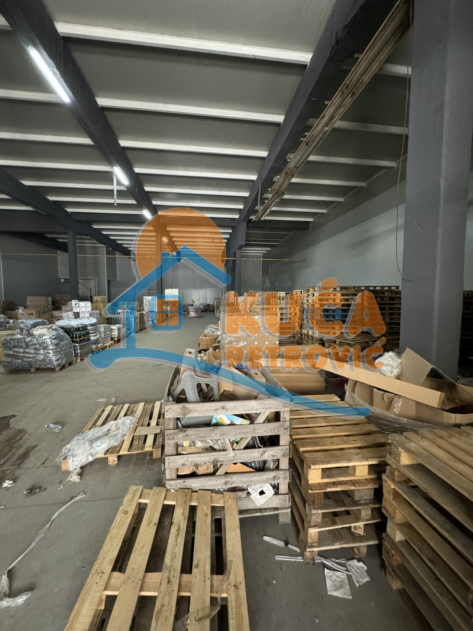 Lokal, 1000 m2, Kičevo, Šumadijska ID: i-013158 32