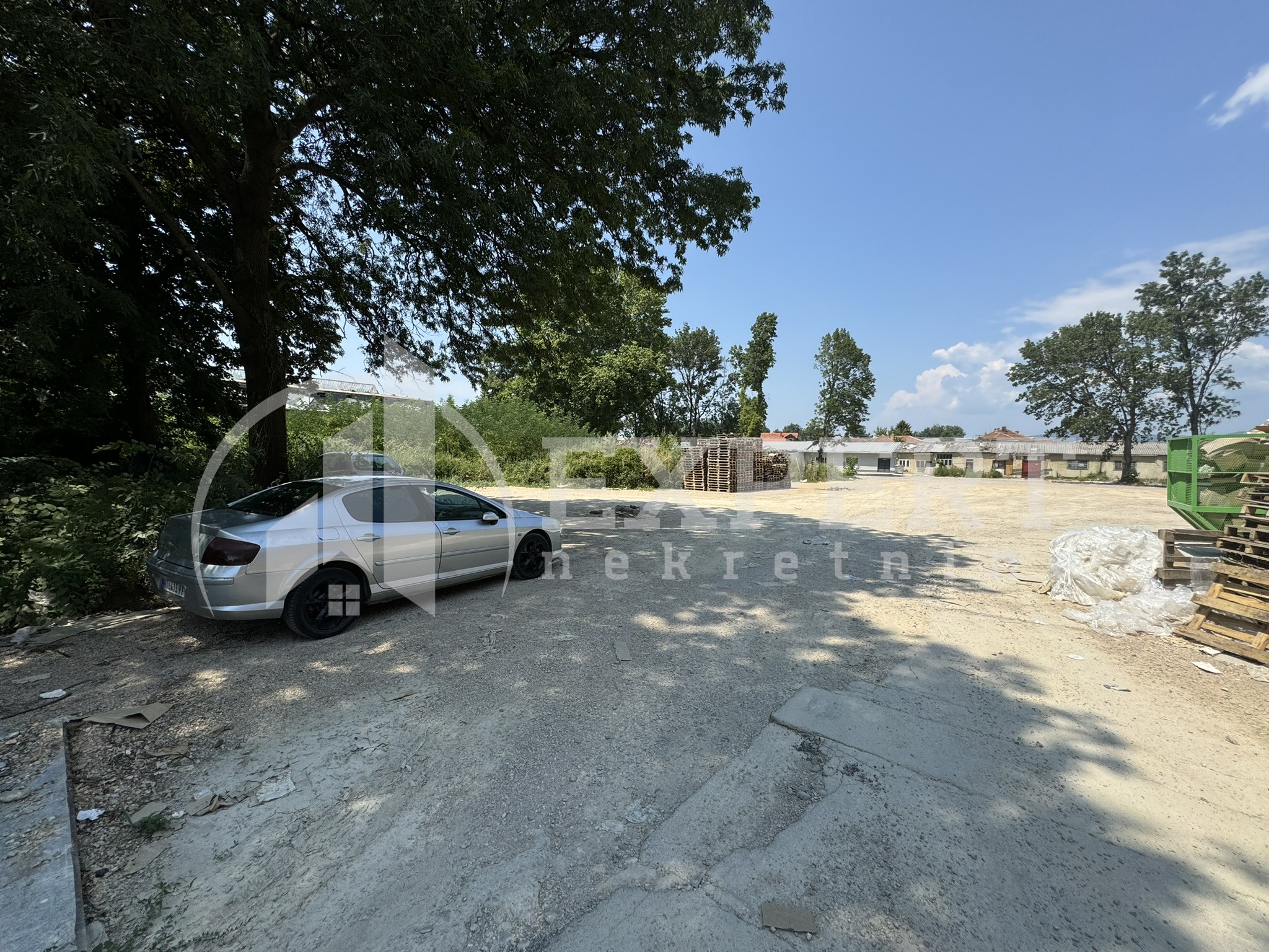 Lokal, 1000 m2, Kičevo, Šumadijska ID: i-013158 10