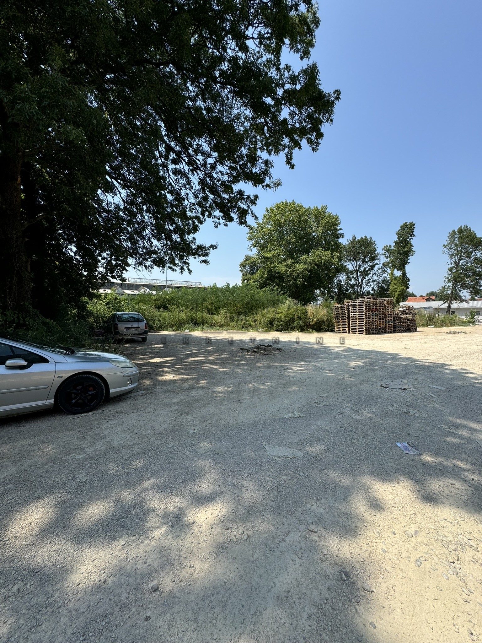 Lokal, 1000 m2, Kičevo, Šumadijska ID: i-013158 1