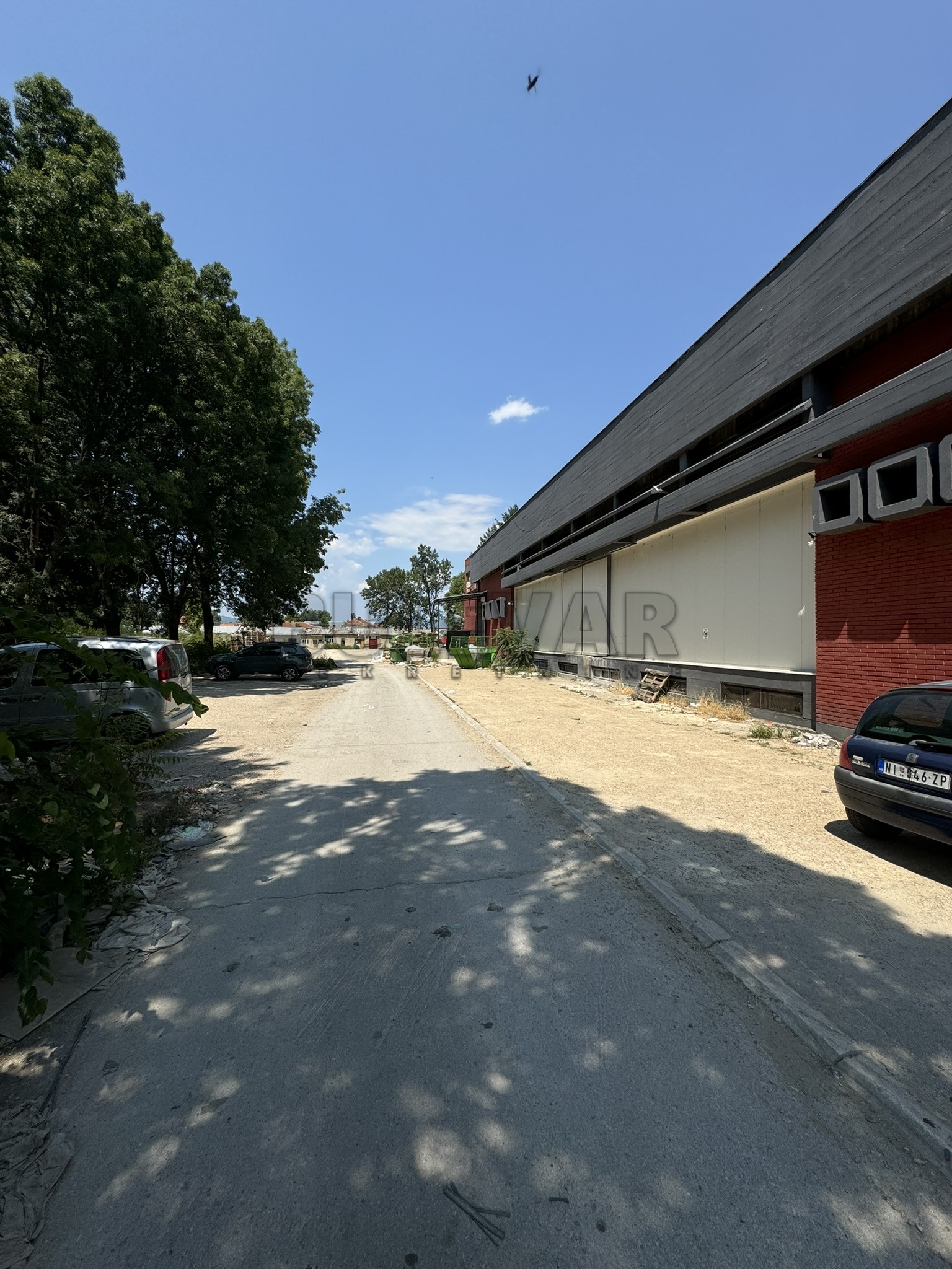 Lokal, 1000 m2, Kičevo, Šumadijska ID: i-013158 2